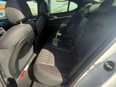 Used 2020 Genesis G70 3.3T w/ Sport Package RWD image 9