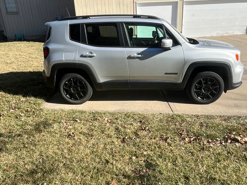 Used 2020 Jeep Renegade Altitude image 18
