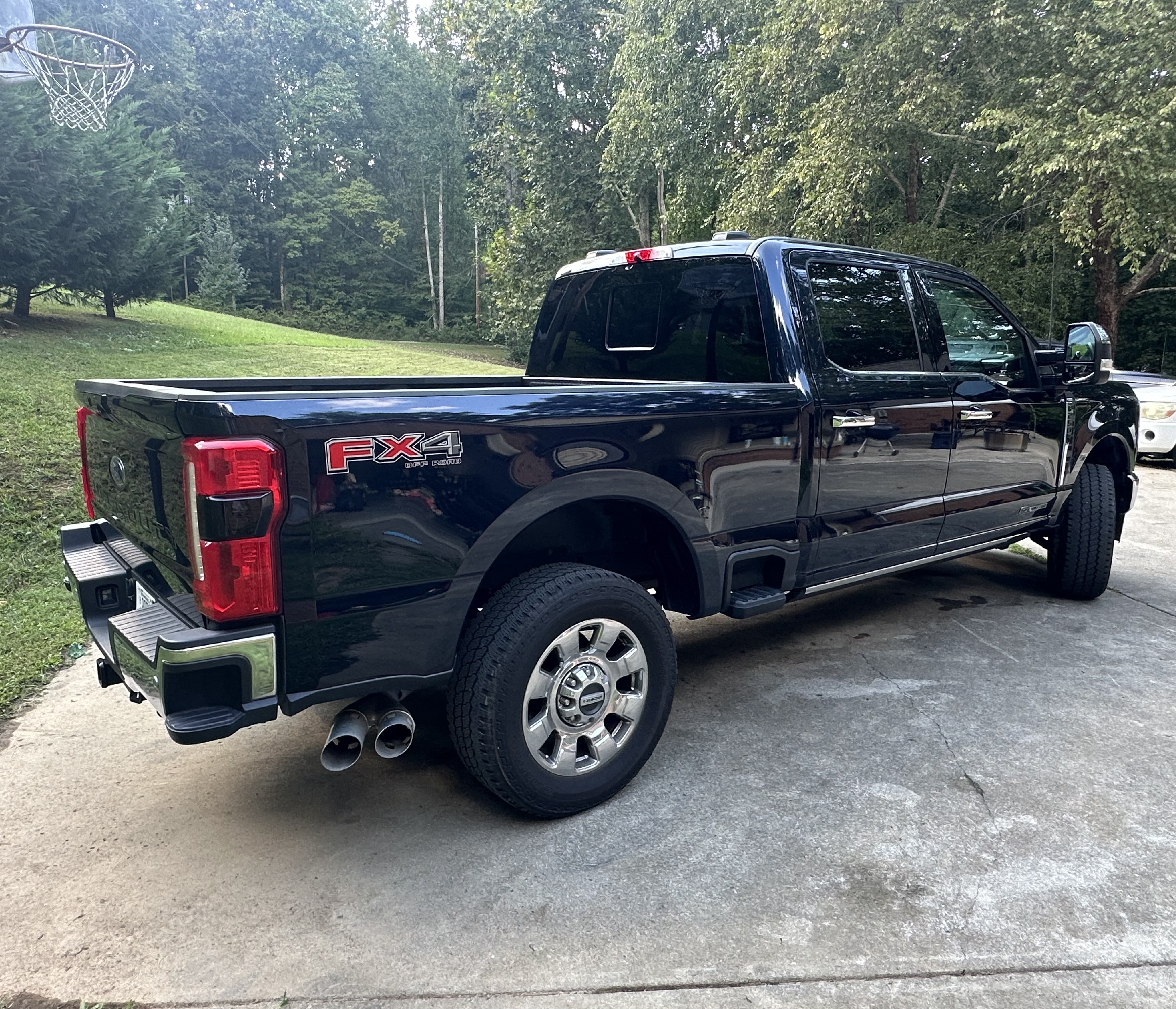 Used 2025 Ford F250 Lariat w/ Lariat Ultimate Package AWD/4WD image 10