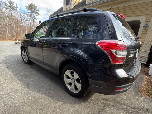 Used 2015 Subaru Forester 2.5i w/ Alloy Wheel Package image 4