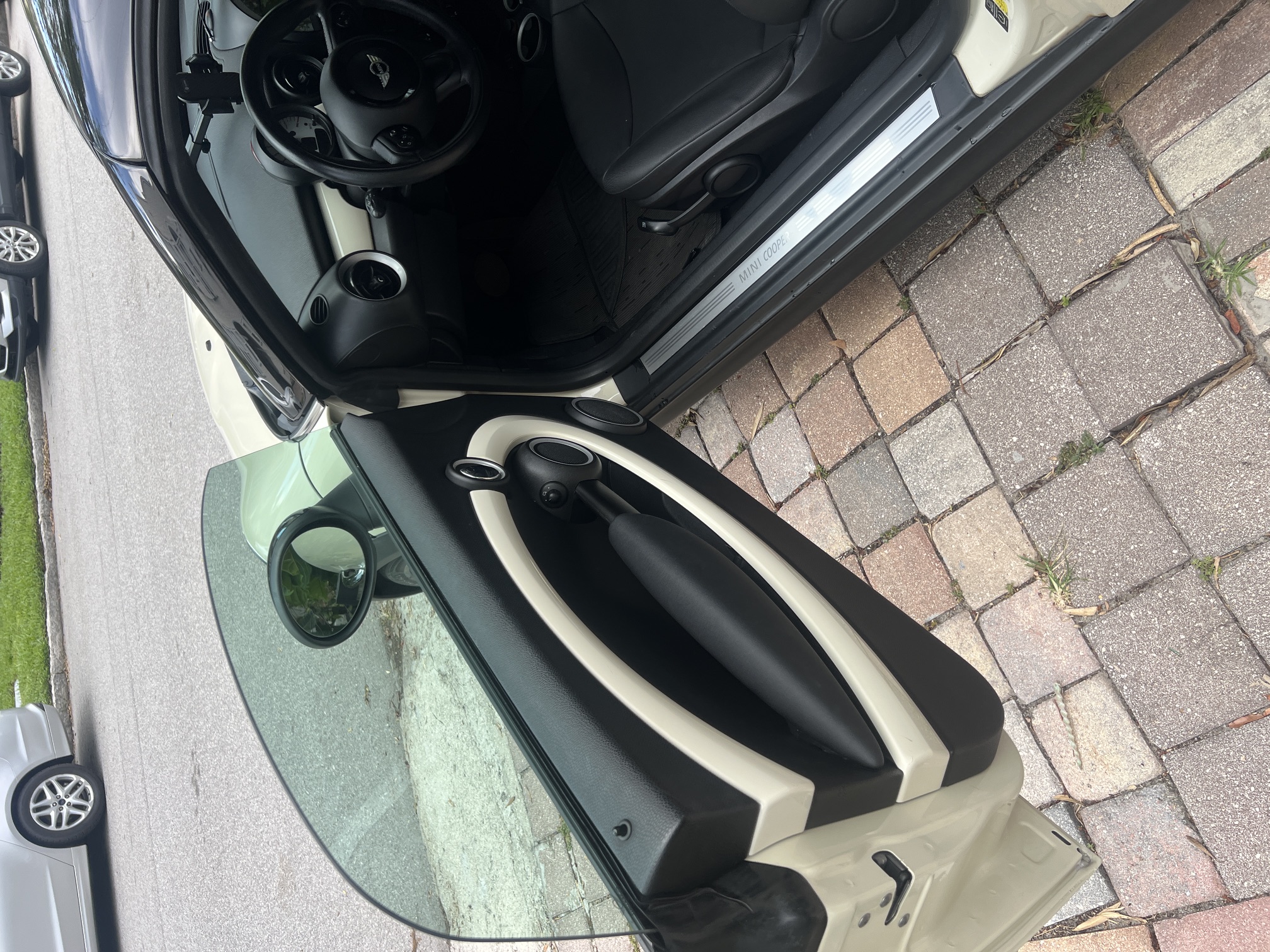 Used 2013 MINI Cooper Coupe FWD image 2