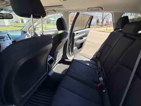 Used 2011 Subaru Outback 2.5i Premium image 5