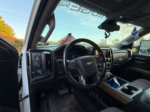 Used 2015 Chevrolet Silverado 2500 LTZ w/ Duramax Plus Package image 11