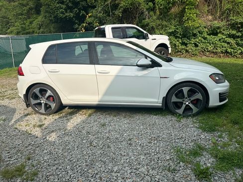 Used 2016 Volkswagen GTI S w/ Lighting Package (SEL) FWD image 5