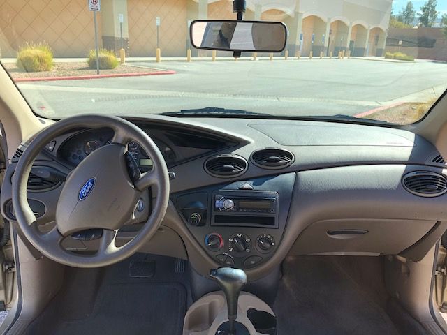Used 2002 Ford Focus SE FWD image 17