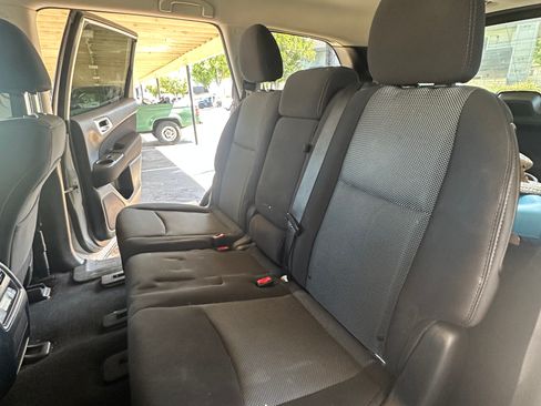 Used 2017 Nissan Pathfinder SV FWD image 9