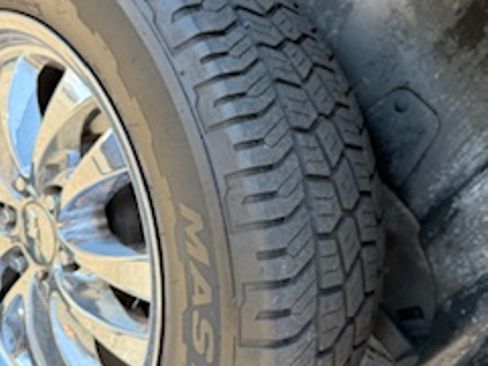 Used 2013 Chevrolet Suburban LT image 31