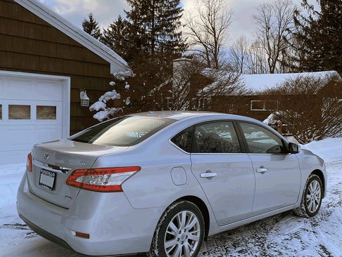 Used 2014 Nissan Sentra SL w/ Premium Package image 4