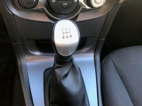 Used 2014 Ford Fiesta S image 11