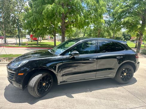 Used 2018 Porsche Macan AWD/4WD image 4