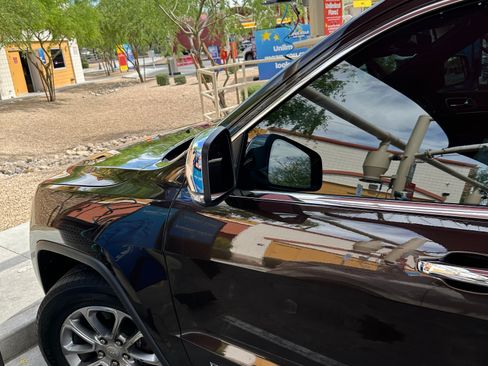 Used 2016 Jeep Grand Cherokee Limited image 6