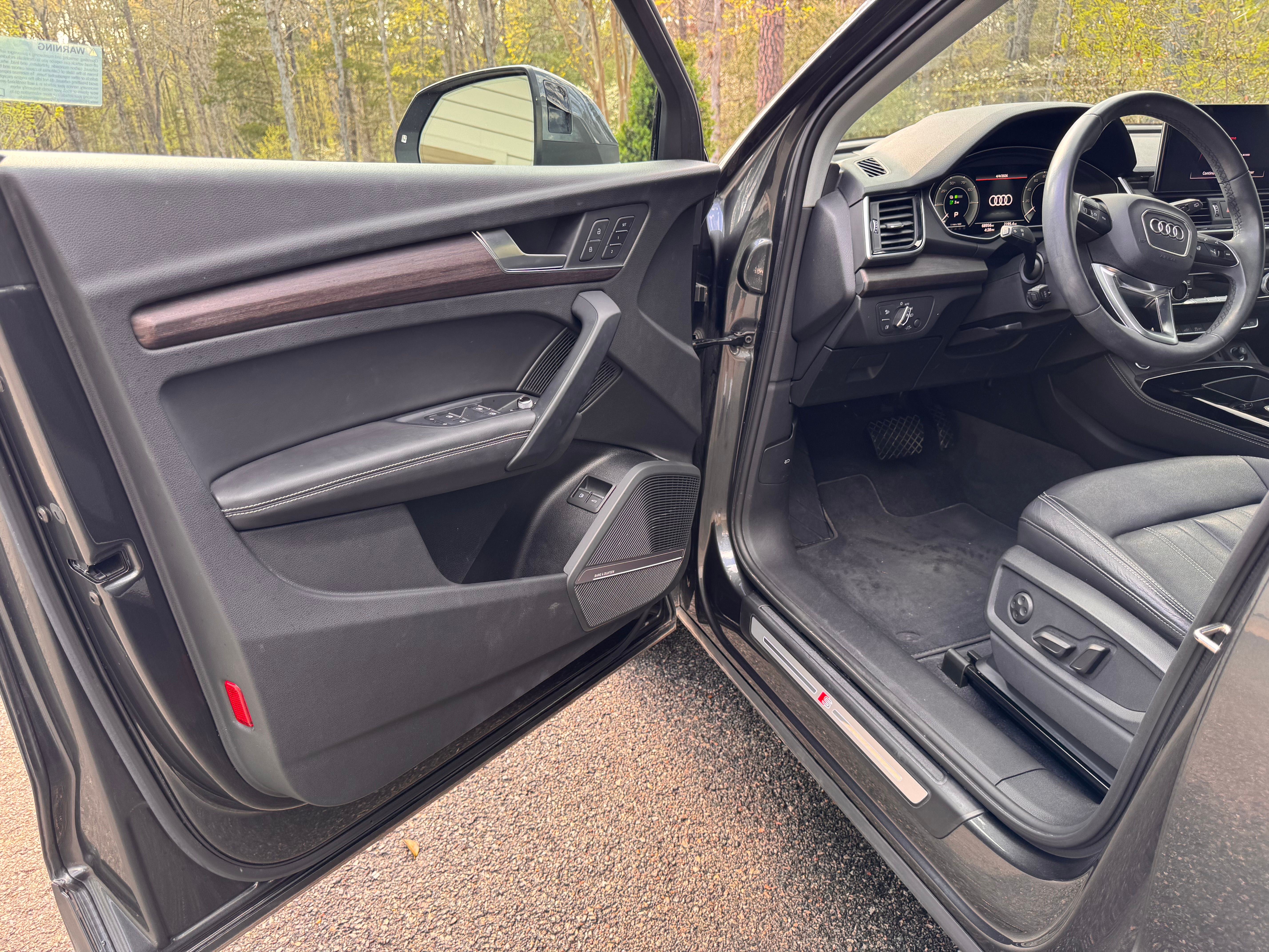 Used 2021 Audi Q5 e Premium Plus w/ Premium Plus Package AWD/4WD image 15