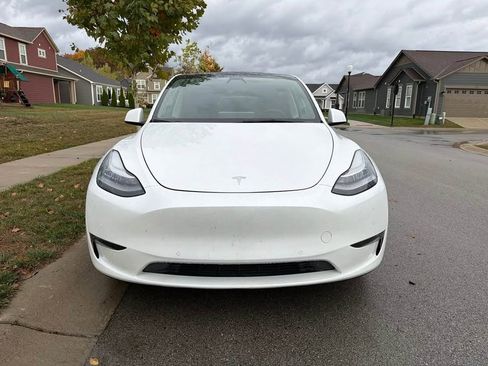 Used 2021 Tesla Model Y Long Range AWD/4WD image 1