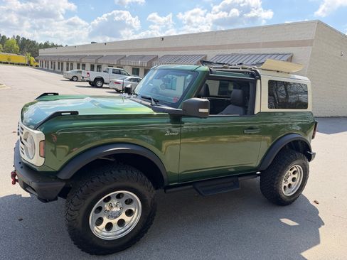 Used 2023 Ford Bronco Badlands image 2