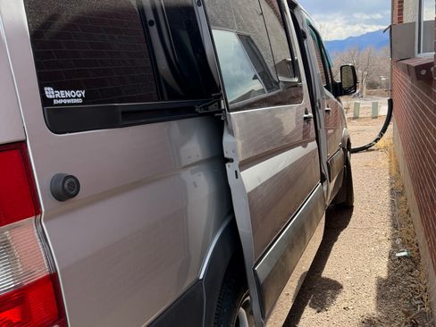 Used 2012 Mercedes-Benz Sprinter 2500 image 9