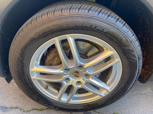 Used 2016 Porsche Cayenne image 23