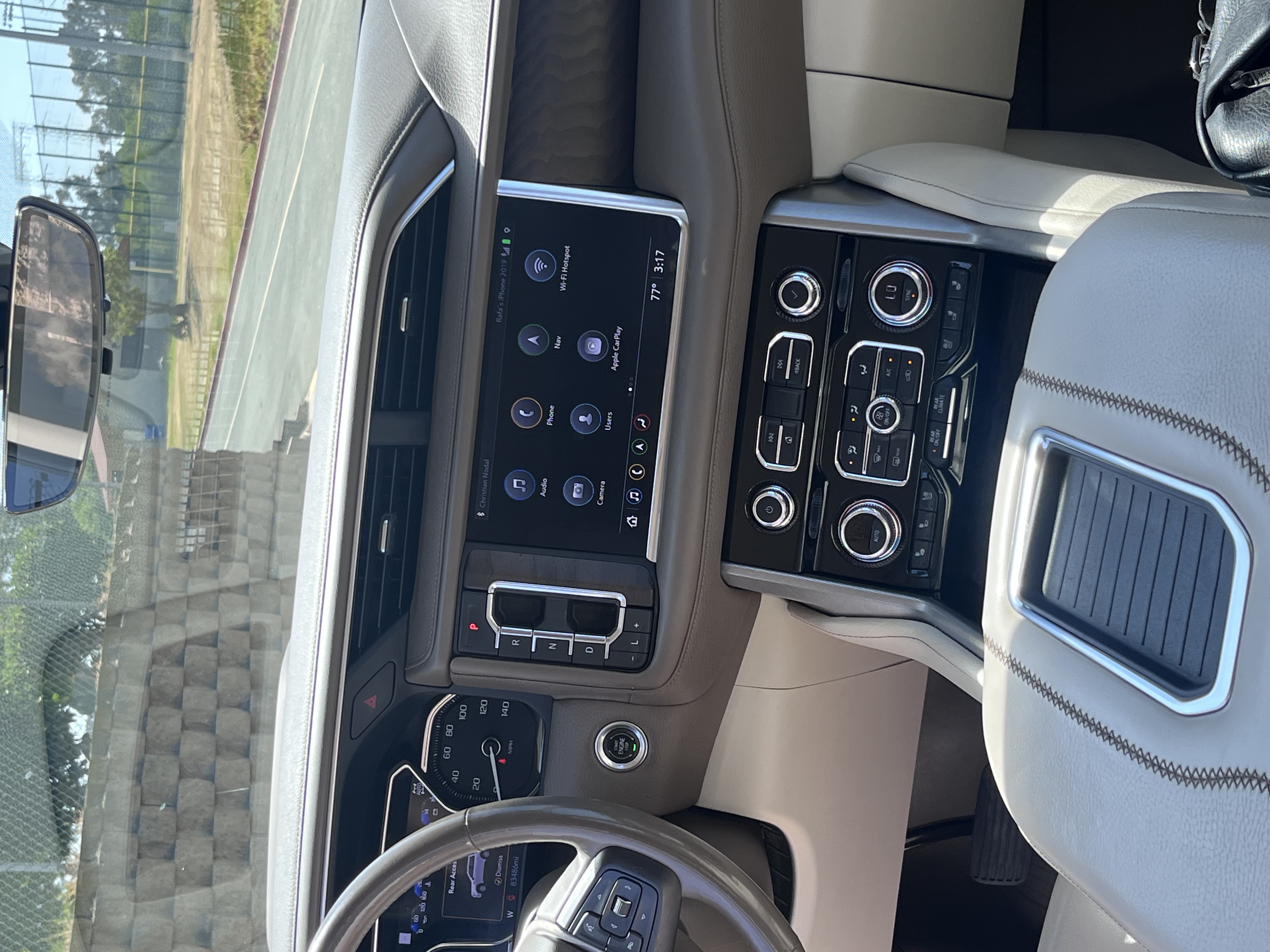 Used 2021 GMC Yukon Denali w/ Denali Premium Package AWD/4WD image 11