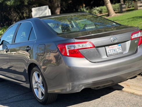 Used 2012 Toyota Camry SE image 4