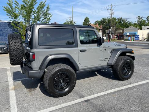 Used 2022 Jeep Wrangler Sport AWD/4WD image 6