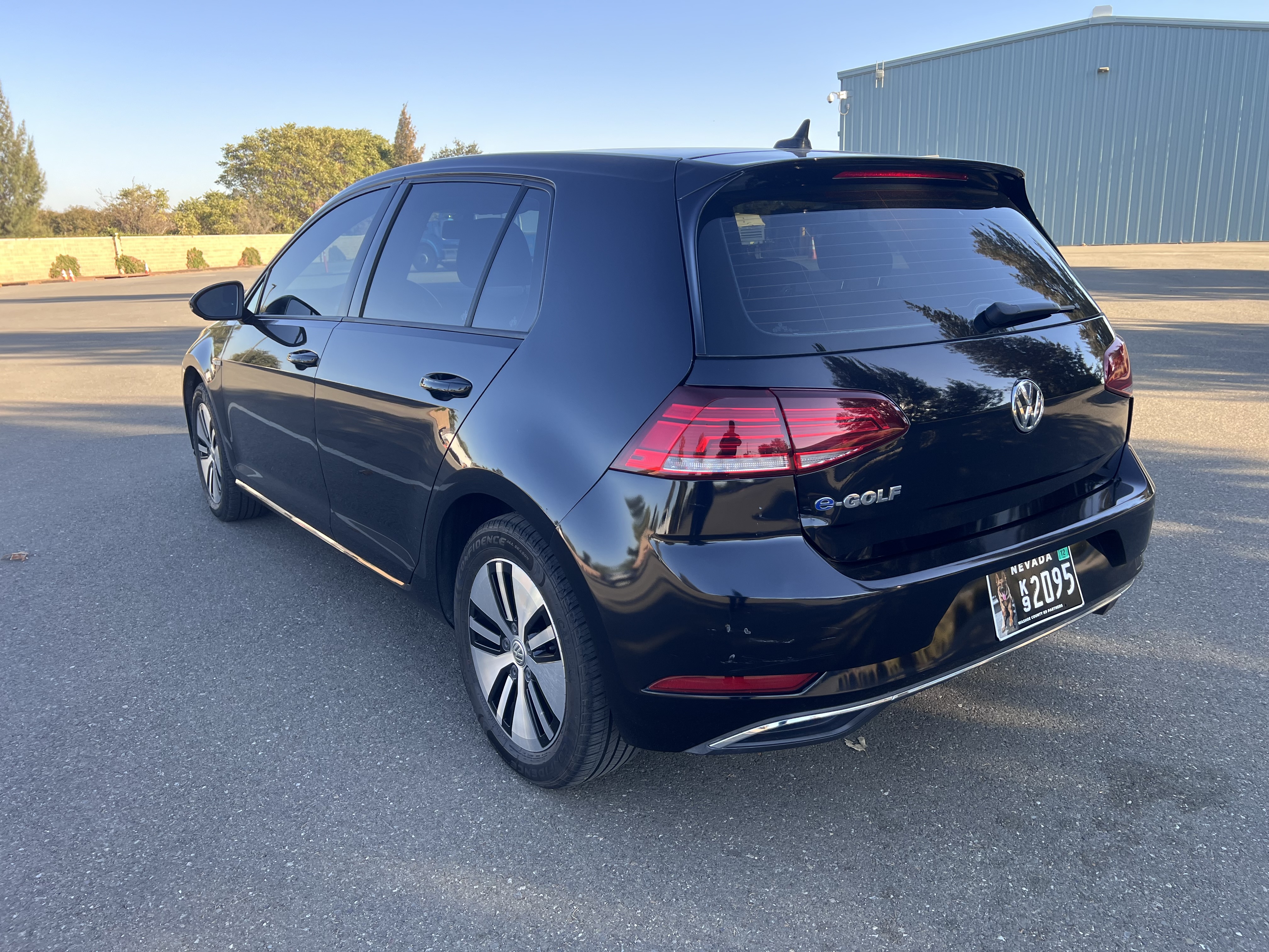 Used 2019 Volkswagen e-Golf SE w/ Driver Assistance Package FWD image 4