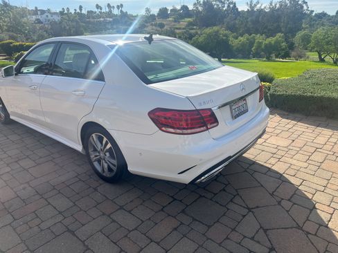 Used 2014 Mercedes-Benz E 250 BlueTEC Sedan image 8