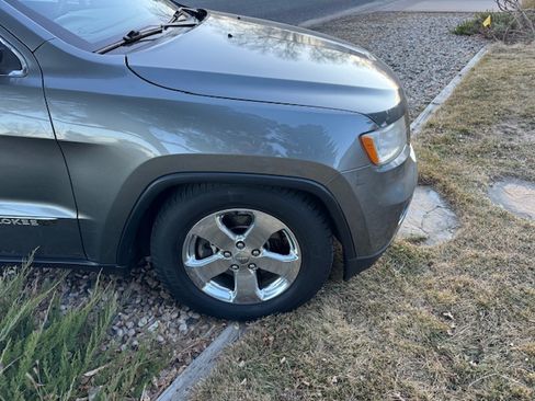 Used 2011 Jeep Grand Cherokee Overland image 5