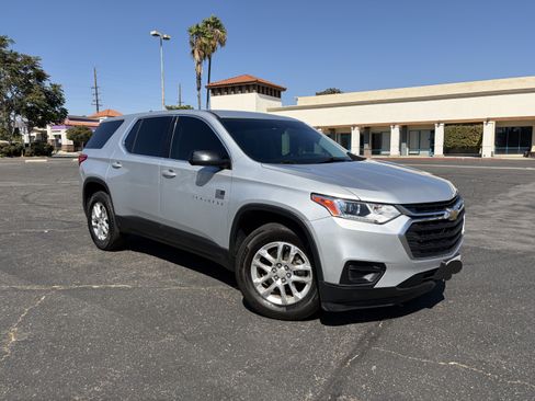 Used 2020 Chevrolet Traverse LS w/ LPO, Cargo Package FWD image 1