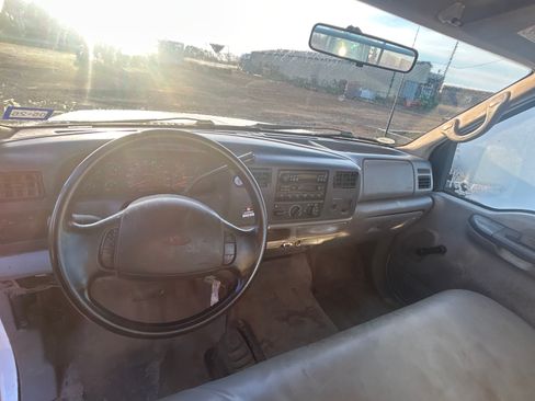 Used 2001 Ford F350 4x4 Regular Cab DRW Super Duty image 1