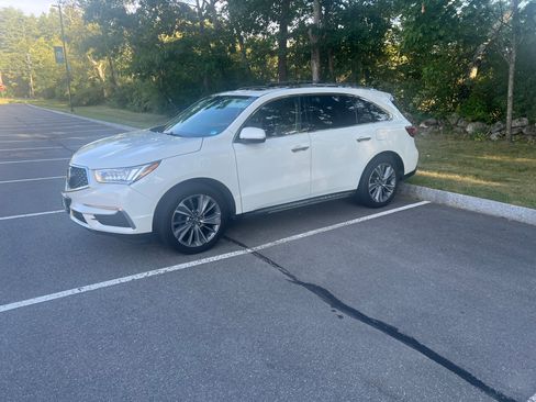 Used 2018 Acura MDX w/ Technology & Entertainment AWD/4WD image 4