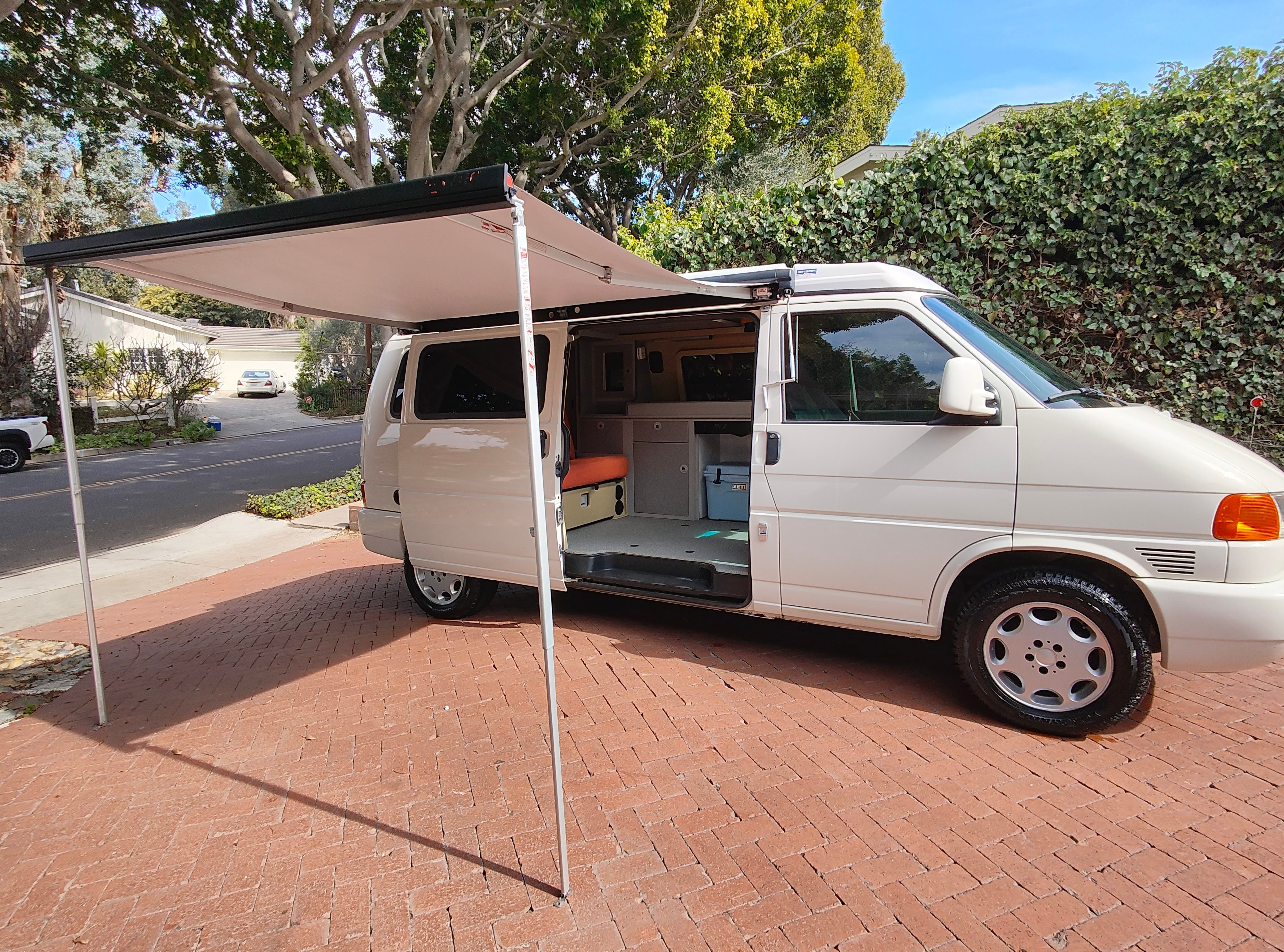 Used 2000 Volkswagen Eurovan Camper FWD image 14