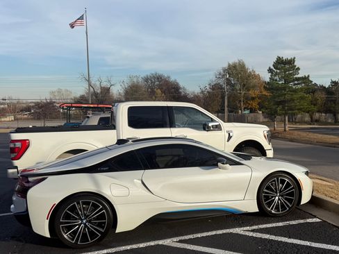 Used 2019 BMW i8 Coupe image 11