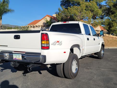Used 2007 Chevrolet Silverado 3500 LT w/ Heavy-Duty Power Package image 11
