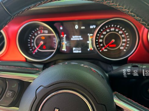Used 2019 Jeep Wrangler Unlimited Rubicon AWD/4WD image 18