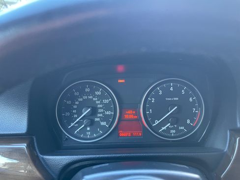 Used 2012 BMW 335i Convertible image 2