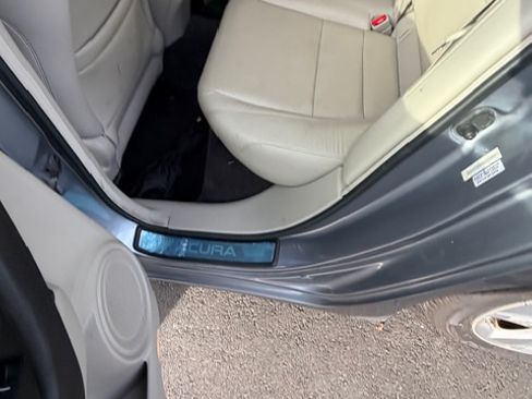 Used 2013 Acura TSX Sedan image 9