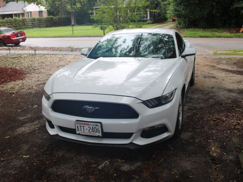 Used 2015 Ford Mustang Coupe image 1