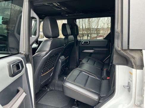 Used 2023 Ford Bronco Badlands w/ Sasquatch Package image 8