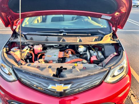 Used 2020 Chevrolet Bolt LT image 11