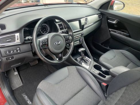 Used 2019 Kia Niro EX image 19