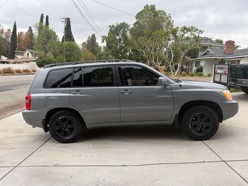 Used 2002 Toyota Highlander Limited image 2