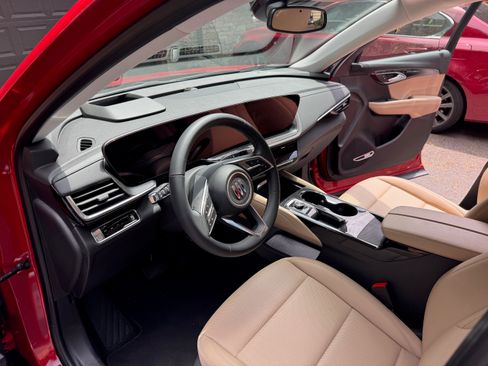 Used 2025 Buick Envision Preferred AWD/4WD image 9