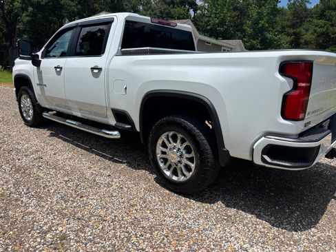 Used 2025 Chevrolet Silverado 2500 LT w/ Z71 Chrome Sport Edition AWD/4WD image 10