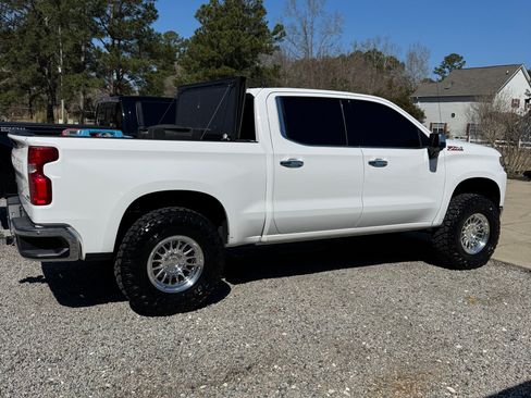 Used 2020 Chevrolet Silverado 1500 LTZ w/ LTZ Premium Package image 11