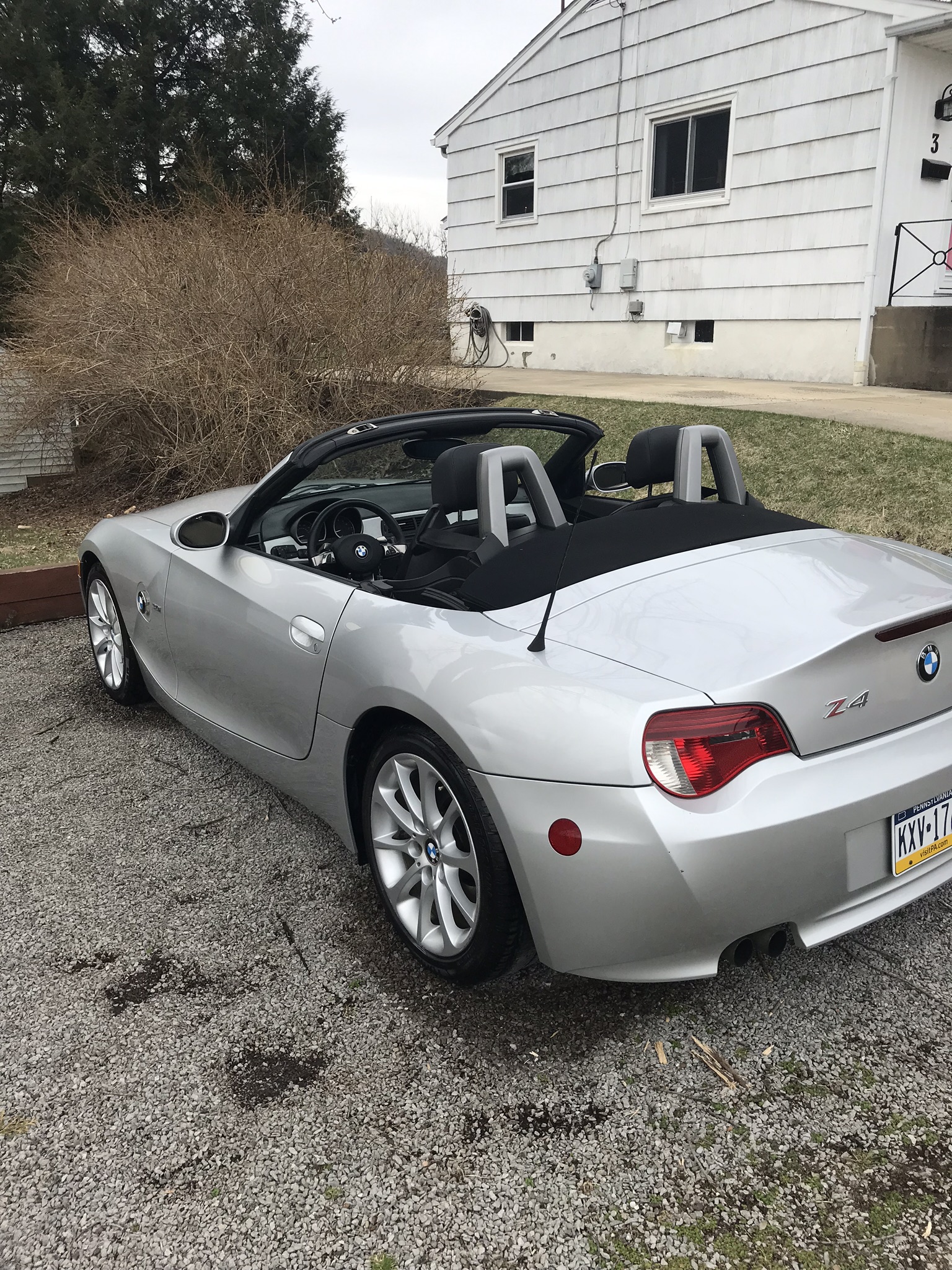 Used 2006 BMW Z4 3.0i RWD image 9