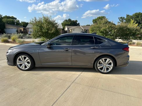 Used 2022 Acura TLX w/ Technology Package image 2