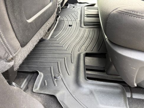 Used 2016 GMC Acadia SLE image 12