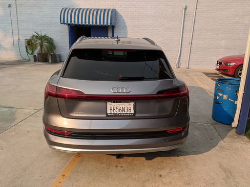 Used 2019 Audi e-tron Prestige w/ Prestige Package image 14