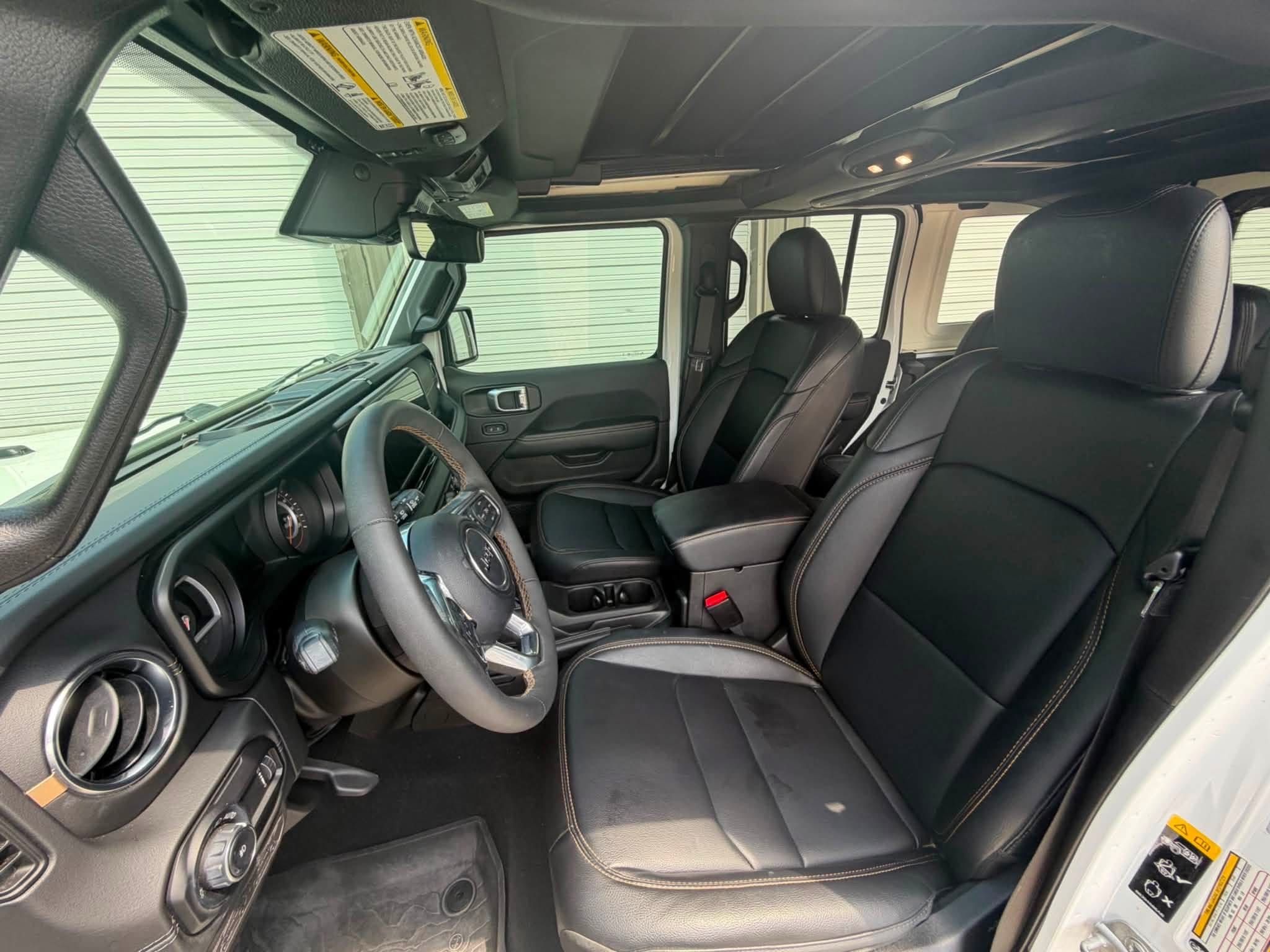 Used 2024 Jeep Wrangler Unlimited Sahara w/ Technology Group AWD/4WD image 6