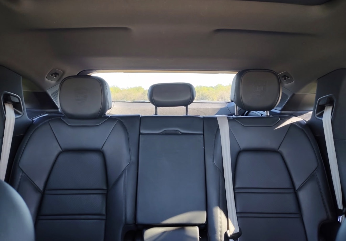 Used 2023 Porsche Cayenne Platinum Edition AWD/4WD image 6