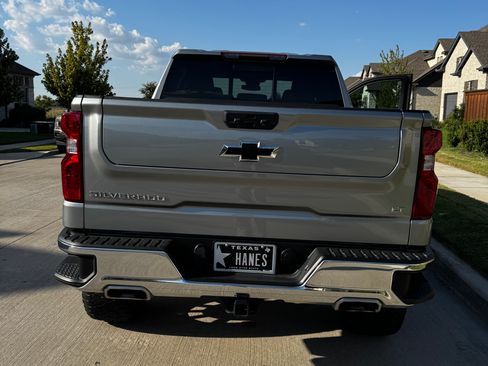 Used 2025 Chevrolet Silverado 1500 LT AWD/4WD image 21
